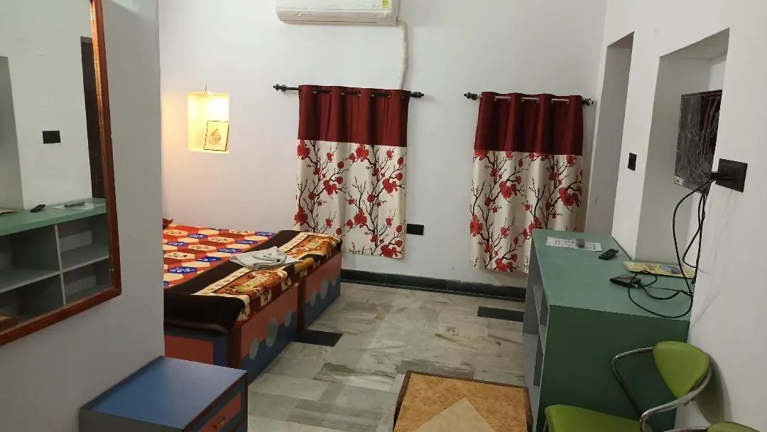 Jag Niwas Guest House & Pure Veg Restaurant Udaipur Bed & Breakfast