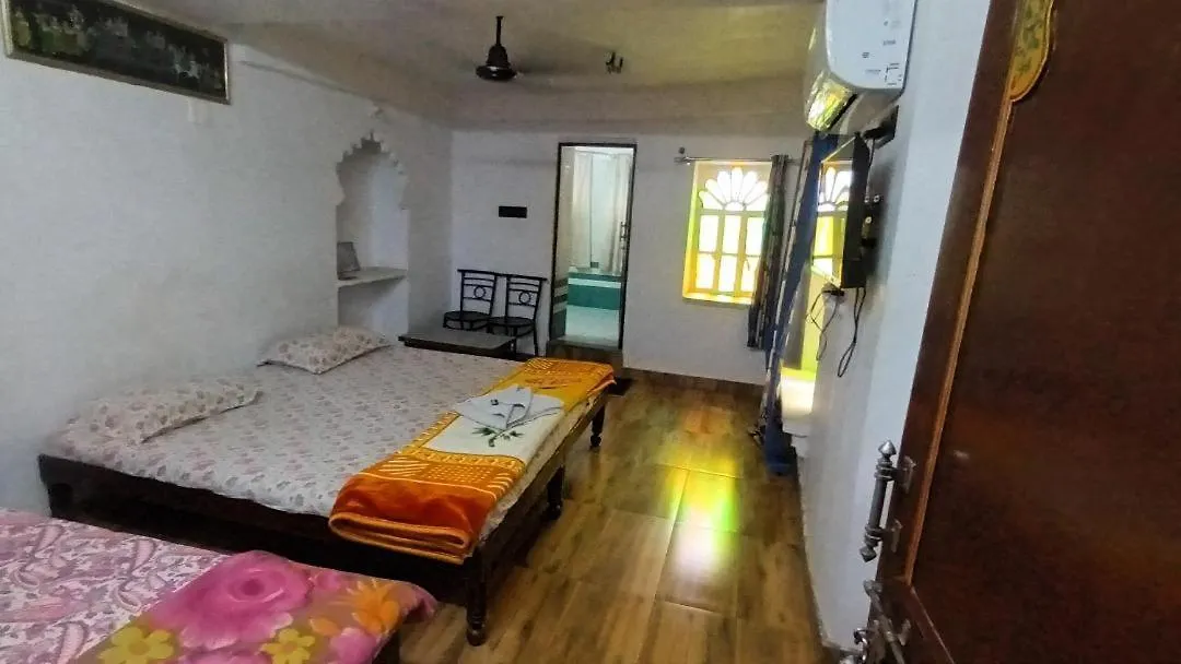Jag Niwas Guest House & Pure Veg Restaurant Udaipur 0*,